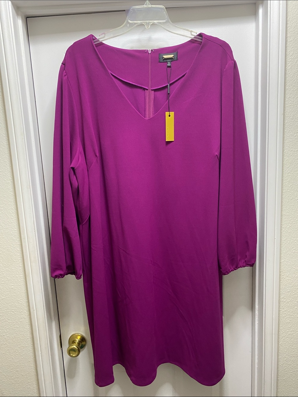 Alexia Admor V‑Neck Long Sleeve Tunic in Magenta